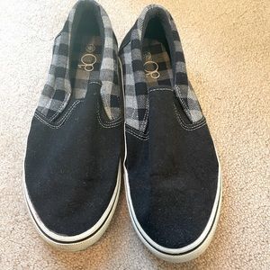Mens shoes